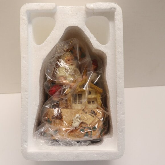 House of Lloyd Christmas Around the World Santa Music Box in a Box - Picture 6 of 10